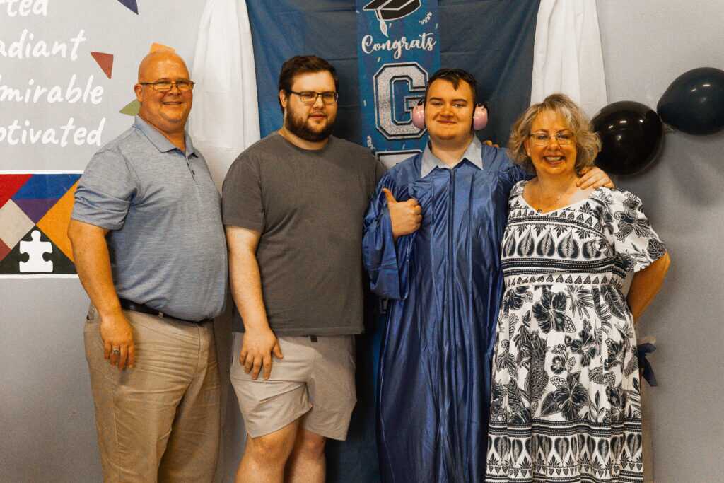 KRUGER TANGRAM GRADUATION WITH FAMILY